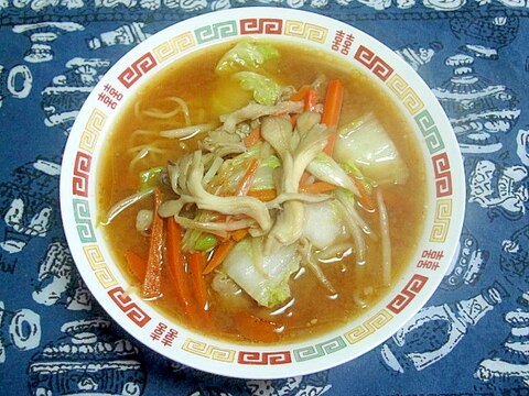 きのこと白菜炒めの味噌ラーメン